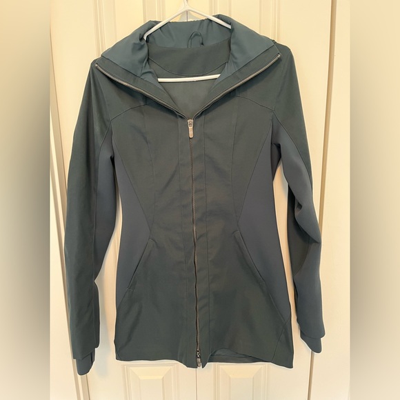 Lululemon Like A Glove Jacket sz 4 - Picture 1 of 2